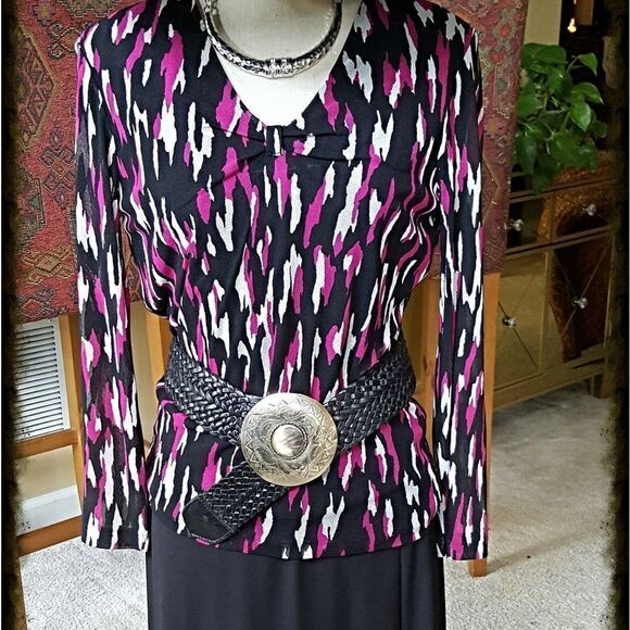 💖🖤HOT PINK, BLACK & WHITE PRINT TOP🖤💖 - Picture 1 of 8